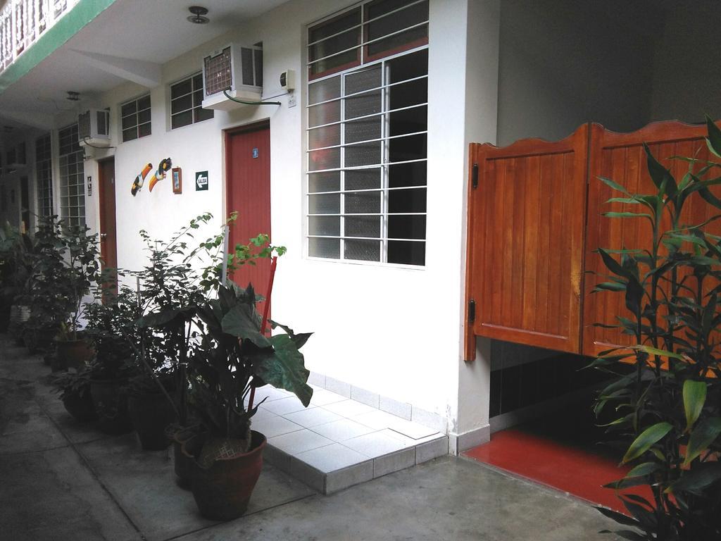 Hostal El Colibri Iquitos Dış mekan fotoğraf