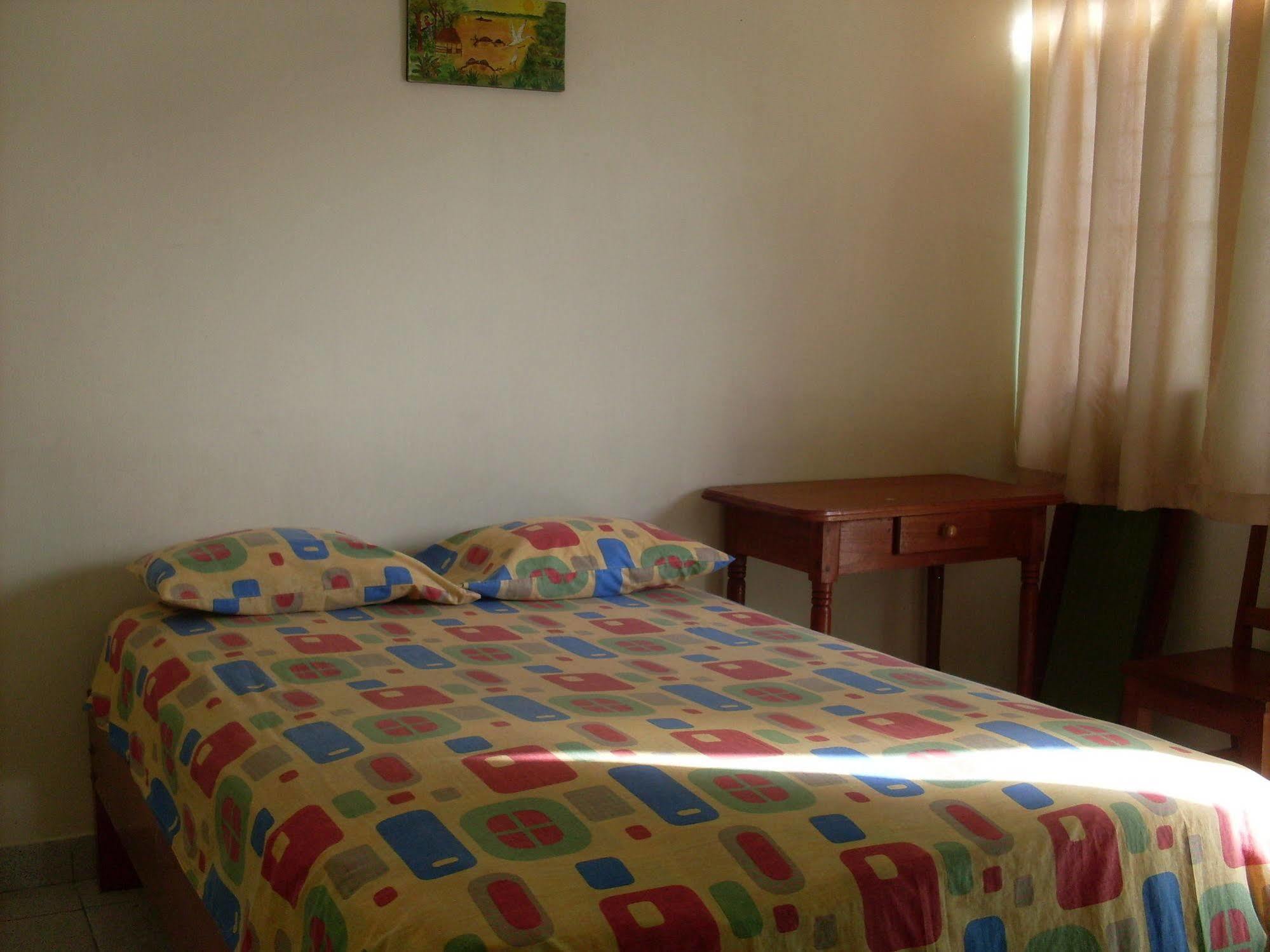 Hostal El Colibri Iquitos Dış mekan fotoğraf