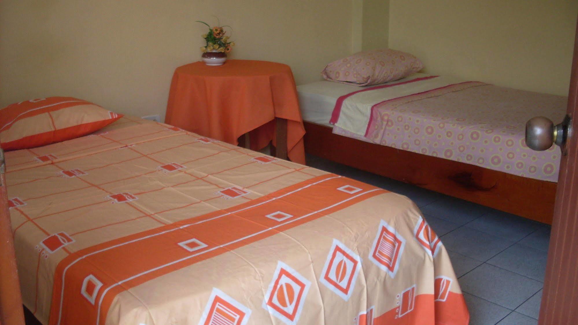 Hostal El Colibri Iquitos Dış mekan fotoğraf