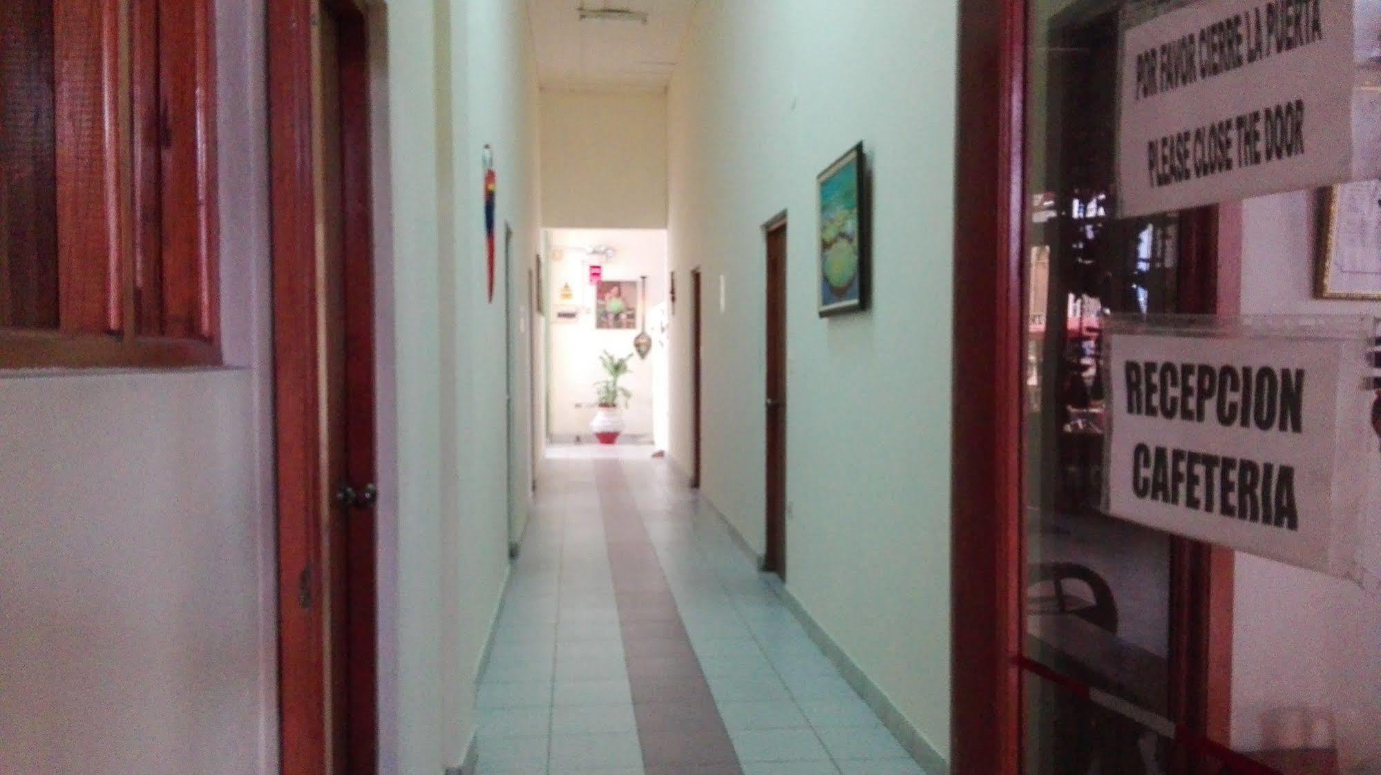 Hostal El Colibri Iquitos Dış mekan fotoğraf