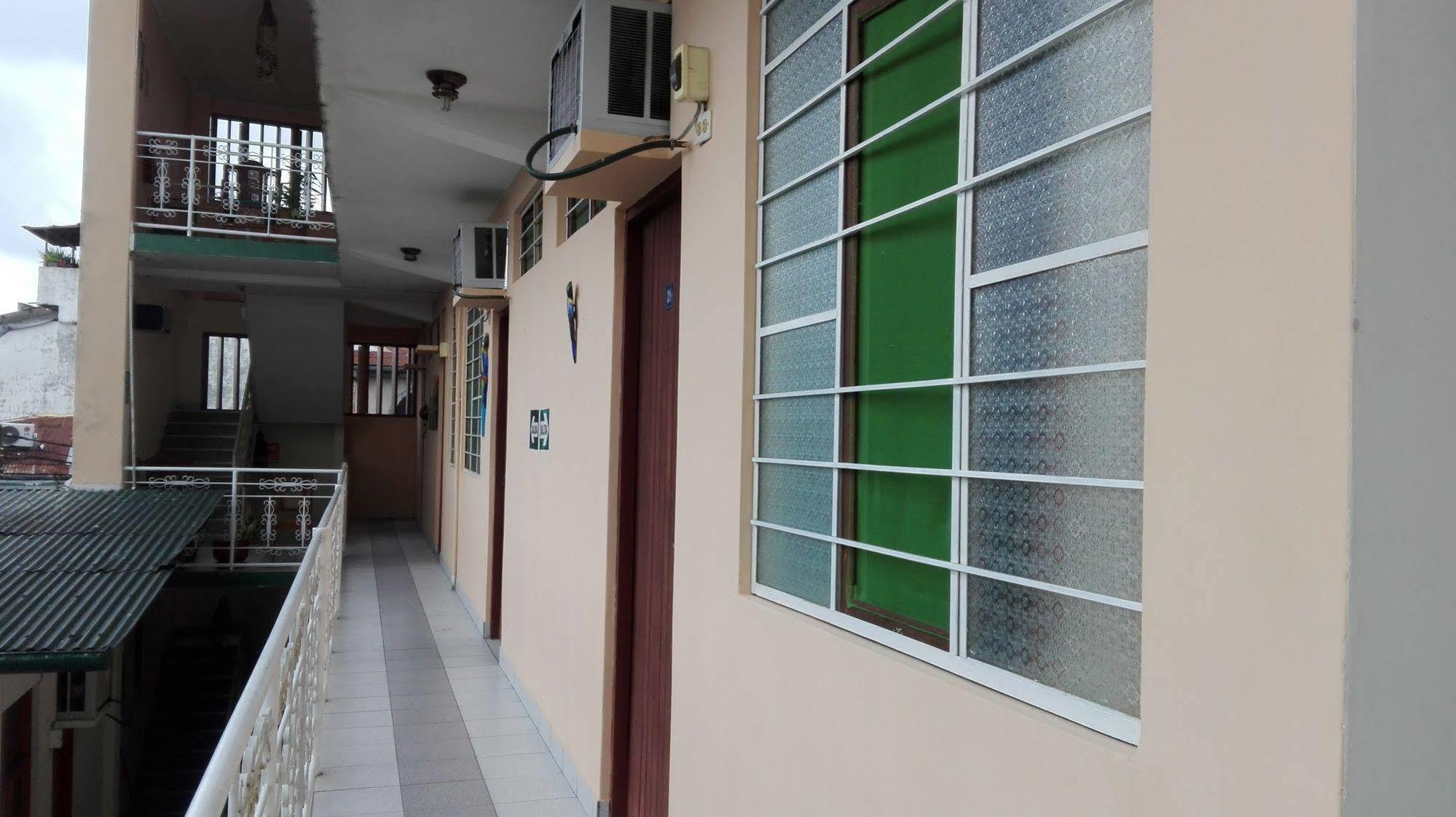 Hostal El Colibri Iquitos Dış mekan fotoğraf